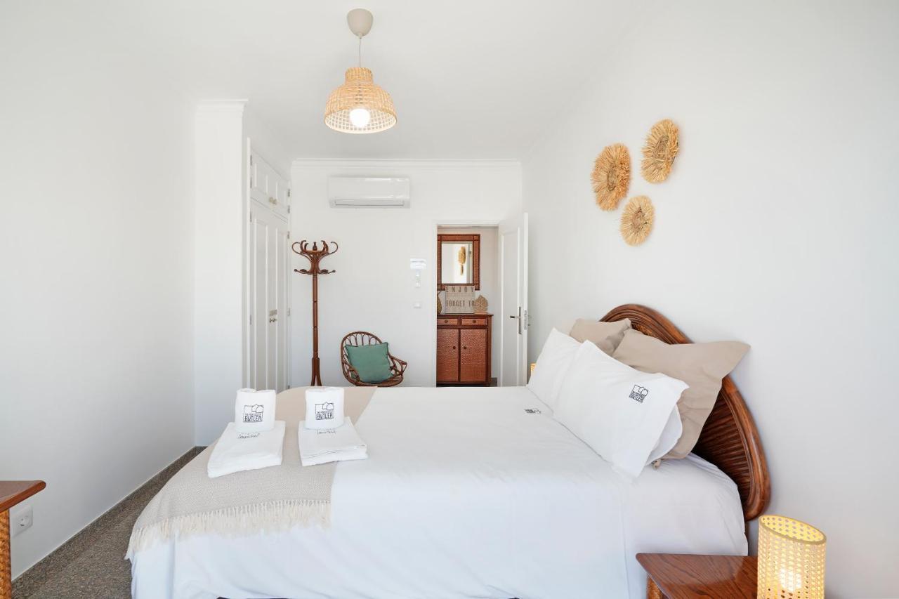 Costa Beach Apartment By The Portuguese Butler Costa da Caparica Exterior foto