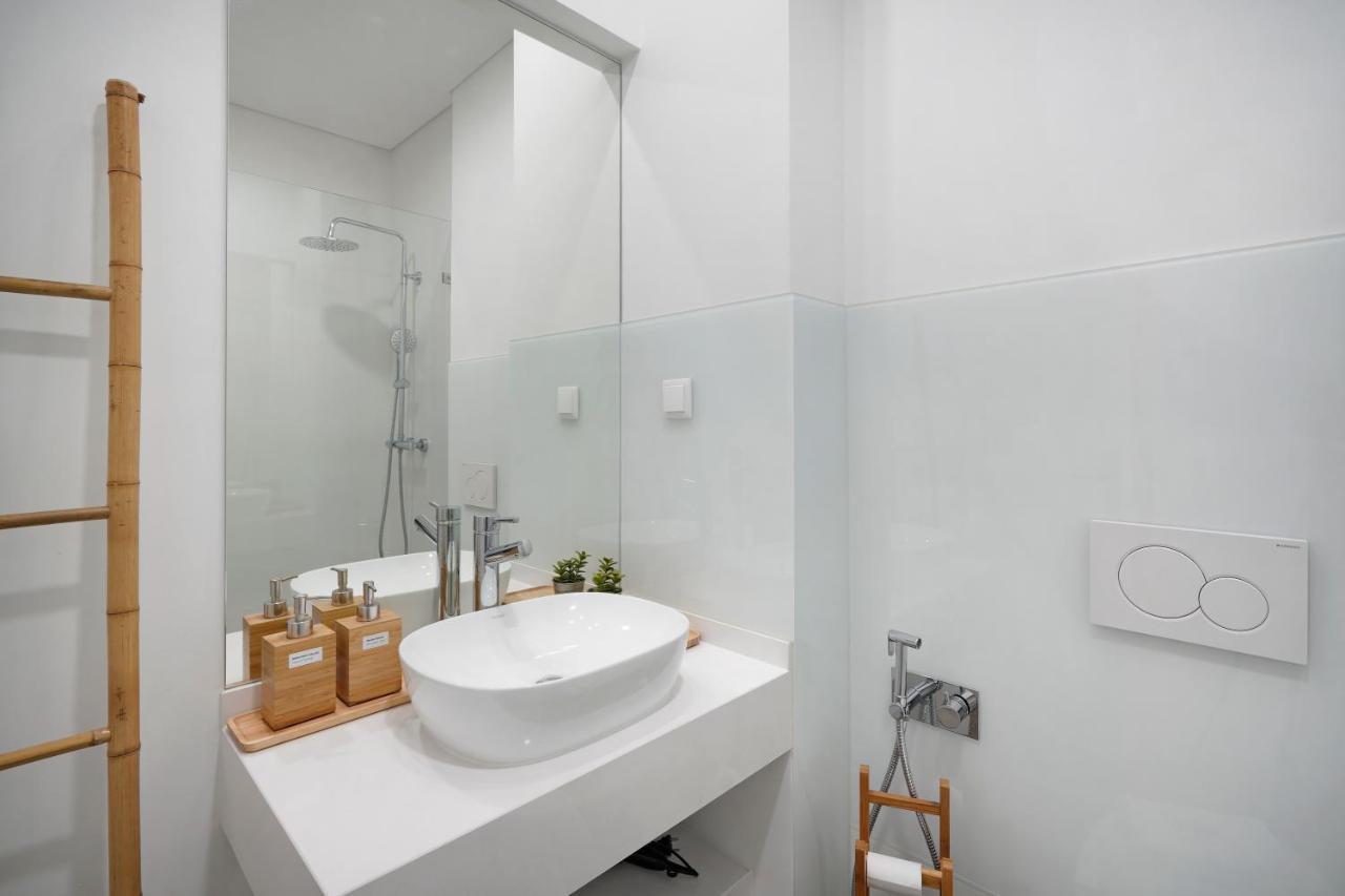 Costa Beach Apartment By The Portuguese Butler Costa da Caparica Exterior foto