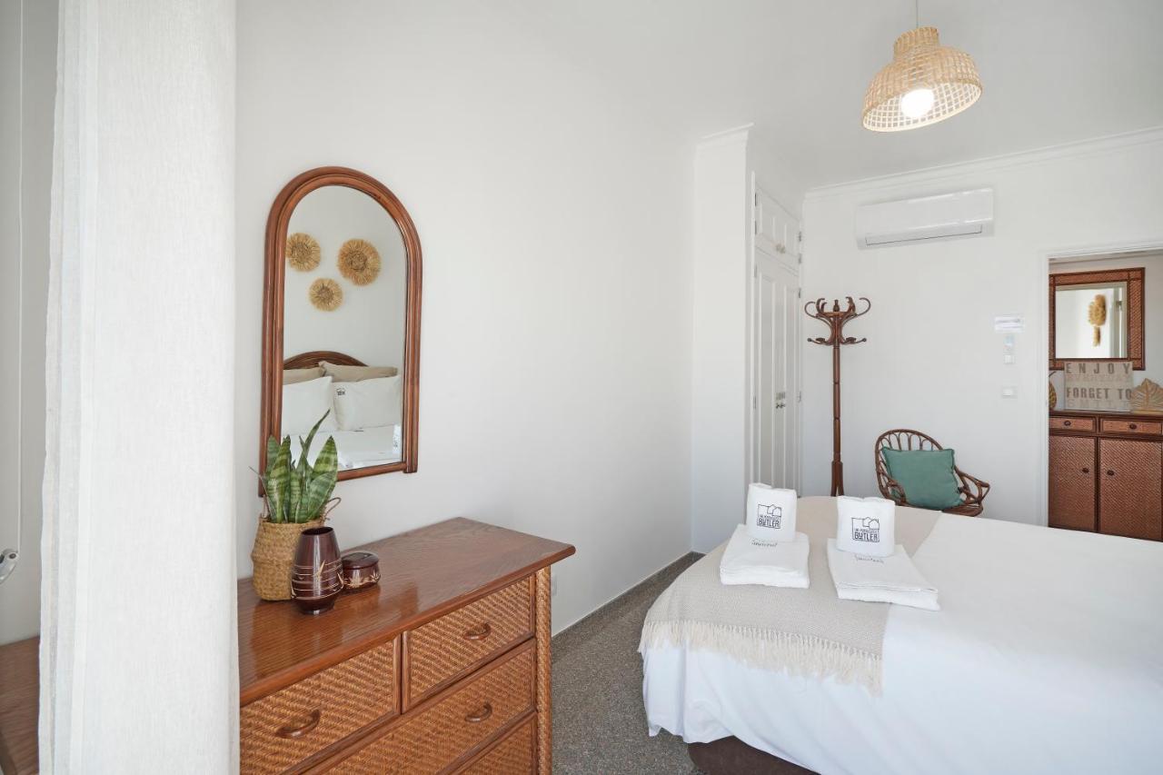 Costa Beach Apartment By The Portuguese Butler Costa da Caparica Exterior foto