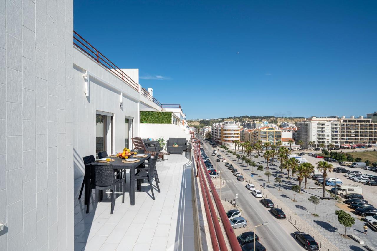 Costa Beach Apartment By The Portuguese Butler Costa da Caparica Exterior foto
